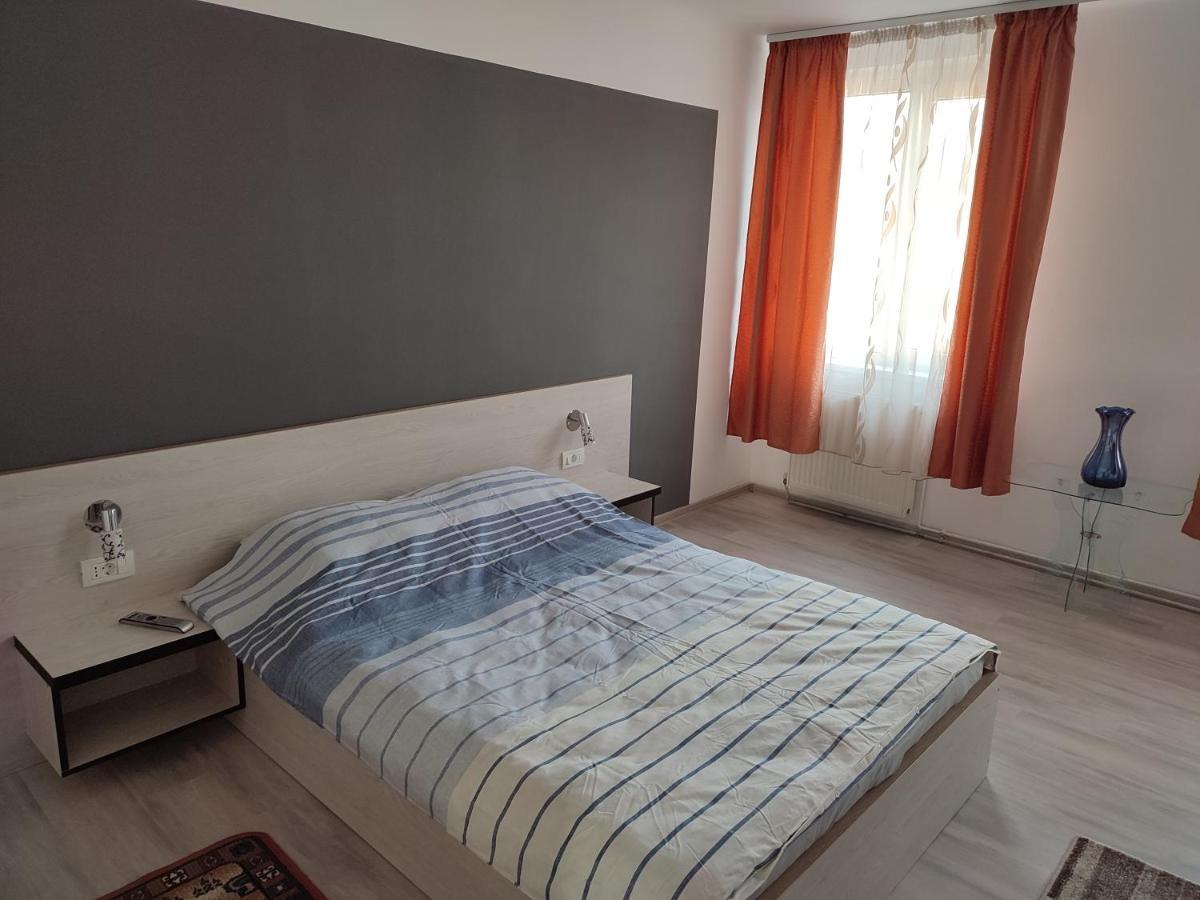Lafru Apartment Zarnesti Exterior photo